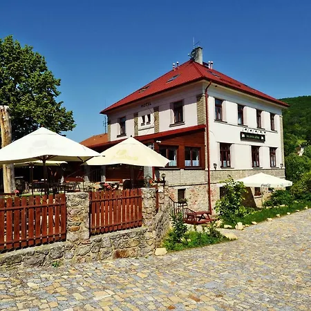 Penzion Karlstejn Konukevi